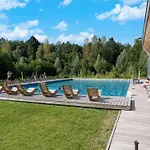 Family Retreat With Pools