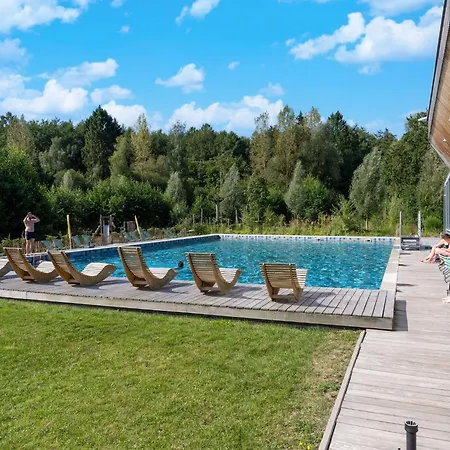 Family Retreat With Pools