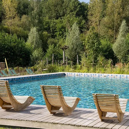 Family Retreat With Pools