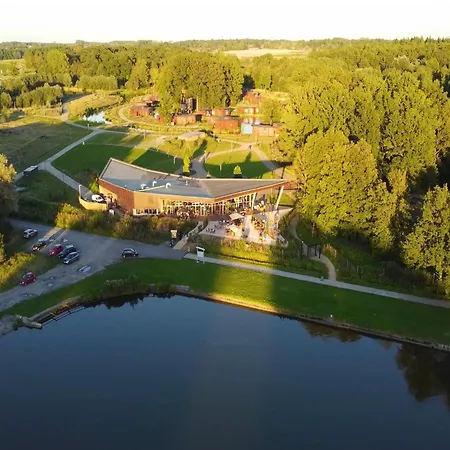 Hébergement de vacances Family Retreat With Pools *