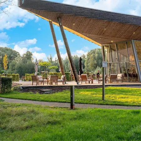 بيت للعطل Family Retreat With Pools