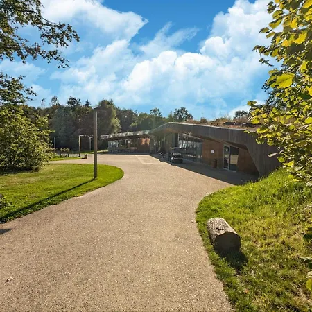 بيت للعطل Family Retreat With Pools