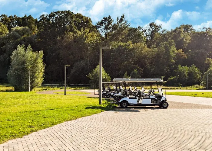 Family Retreat With Pools Hébergement de vacances Antoing