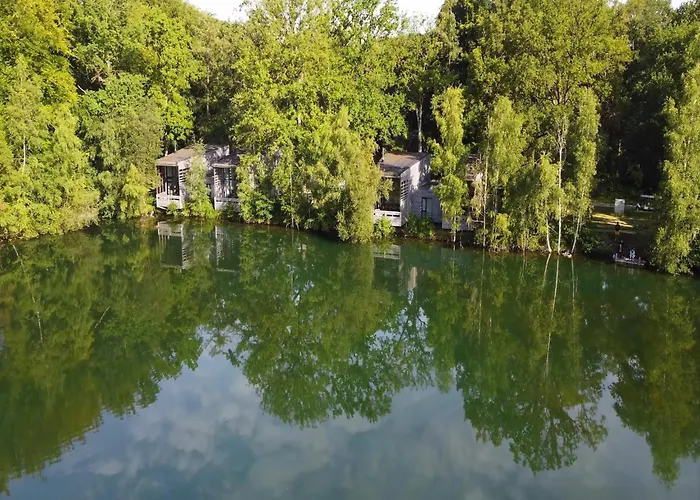 Hébergement de vacances Family Retreat With Pools *