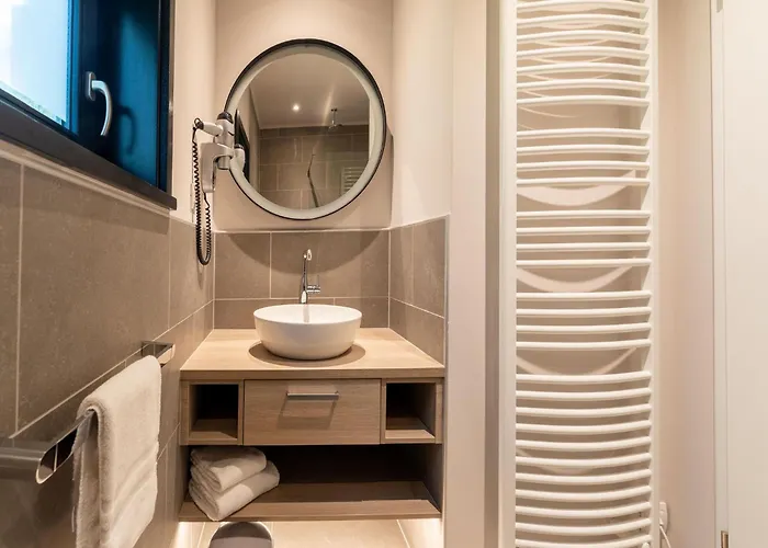 Family Retreat With Pools Antoing