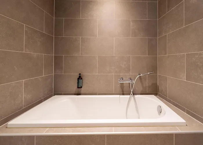 Family Retreat With Pools *