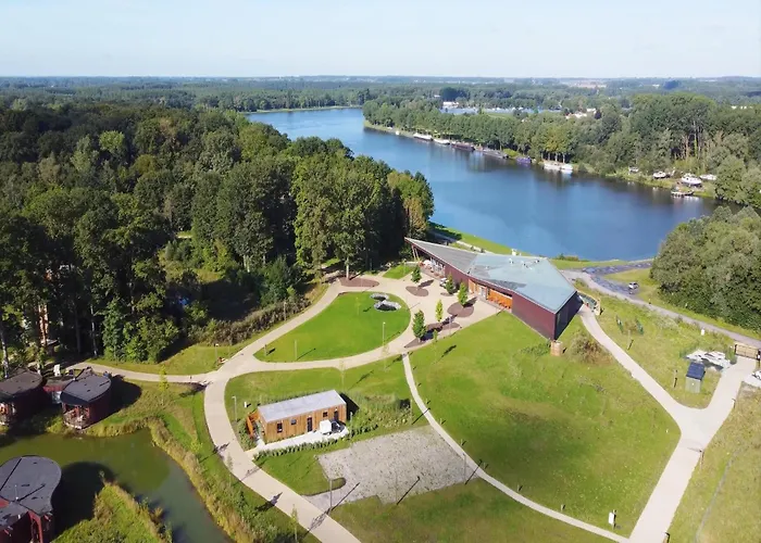 Family Retreat With Pools Hébergement de vacances Antoing